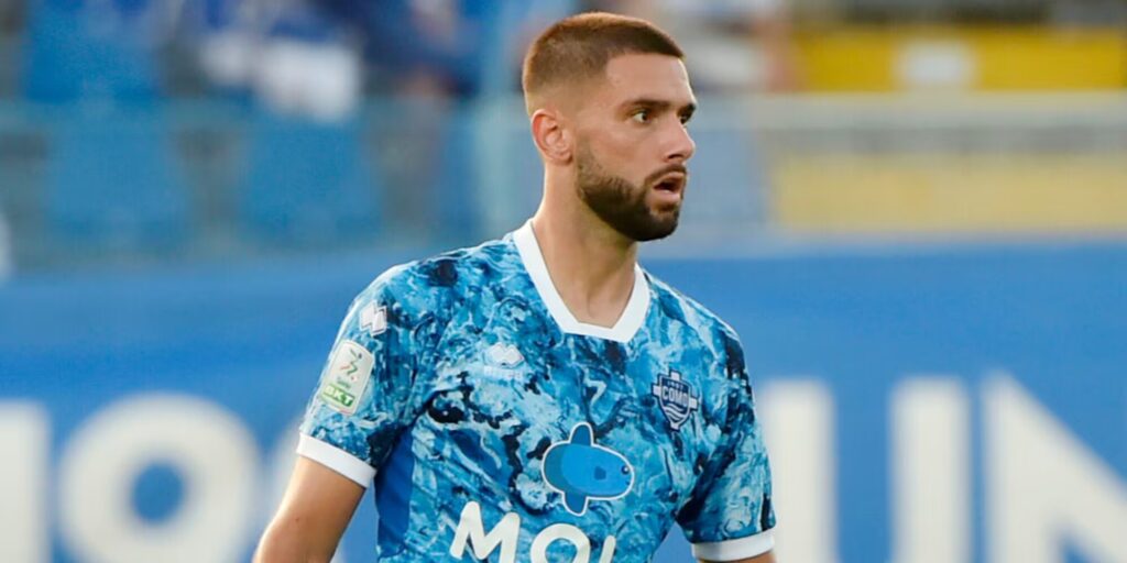 Fellipe Jack con la maglia del Como