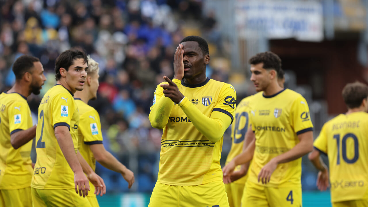Bonny attaccante dell'inter, ai tempi del Parma in gol contro il Como